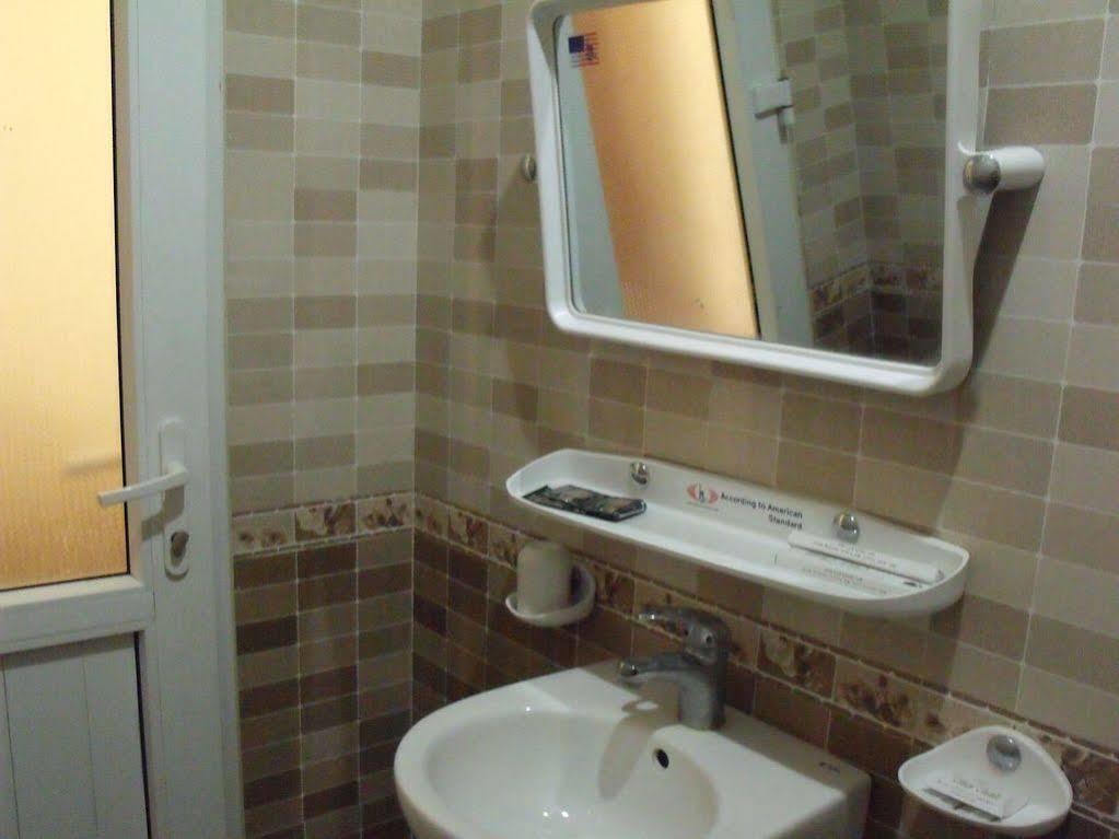Thien Thanh Hotel Phong Nha Buitenkant foto